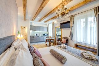 Le Monde - Vintage Accommodation - 9