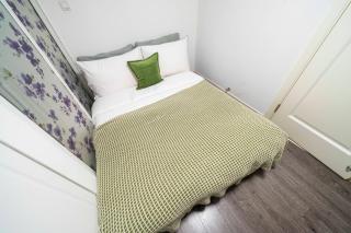 Tyms Modern 3BR 2BA Apartment Near Xujiahui Metro - 9