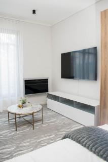 The Hideaway at Menlyn Maine Trilogy - 8