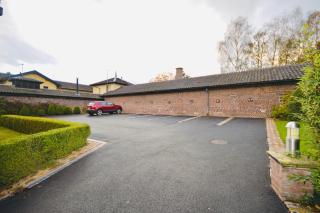 New Two Bedroom Suite - Walk to Trentham Gardens! - 2