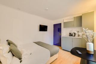 Cozy Parisian Studio - 9