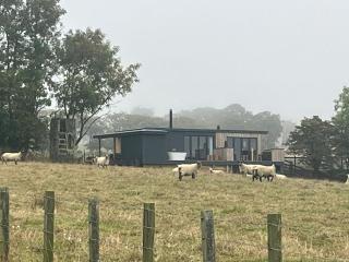 A tiny piece of heaven, stunning sea views hot tub - 1