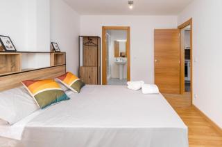 Piso diseño con piscina y garaje - 8