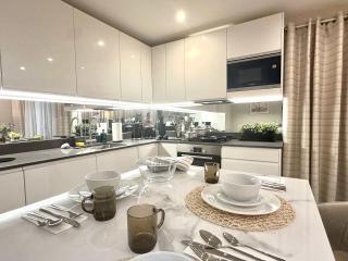 Contemporary Bromley Penthouse with Balcony - 6