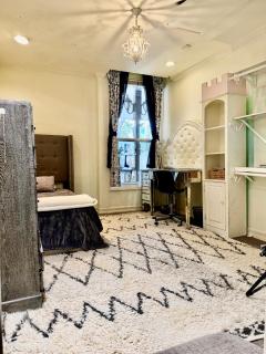 Private Room View Gated 2Acre Estate - Extra Fee 4 Guest Clea-ning Pet - Female Share Indoor - Men Share Outdoor ONLY - SD - 5