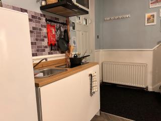 Straighter Stay Leeds - Cosy House - Free Parking - Free Fast WiFi - 3