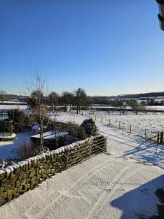 The Woottons Barn with Hot Tub - 9