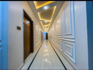 Signature Inn Guest House - 1