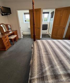 Leigh Holt, with games room nr Shepton Mallet, Somerset - 4