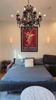 Modern Studio with Kitchen Parking Near Beverly Hills and Culver City - 7