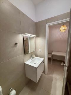 Elenitas Studio, steps to the Windmills, Fabrika & Little Venice - 3