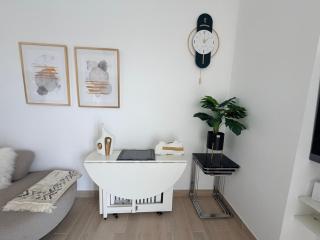 2BR Canal View Close to Parks in Yas Island - 1