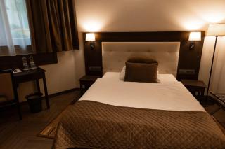 Red Baron Hotel & Restaurant - 1