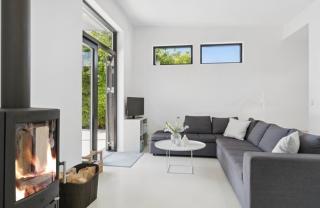 Architect-Designed Beach House In Jørgensø - 8