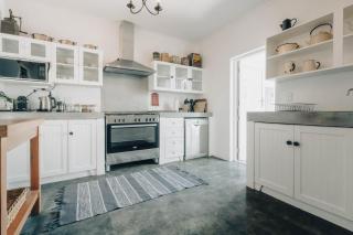 Gonana Studios & Villa - 8