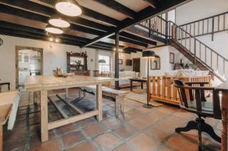 Gonana Studios & Villa - 7