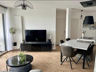 Appartement moderne et spacieux 2 chambres, parking privé - 8