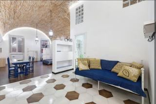 Seafront, Large Studio on the Beach with AC and WiFi - 7