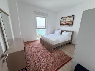 Yas Island 2BR Canal View Near Yas Parks - 8