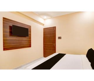 LE Cashew Near New Delhi Railway station - 2