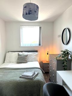 Contractors House - 10 Seperate Beds - FREE Parking - 9