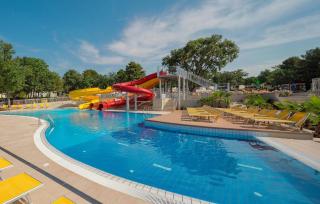 Awesome Stacaravan In Tar - 1