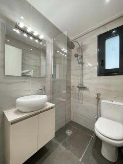 Athenean Modern Escape near Marina Floisvos - 7