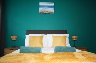 Central & Spacious Apartment close to Beach, Pier, BIC - 1