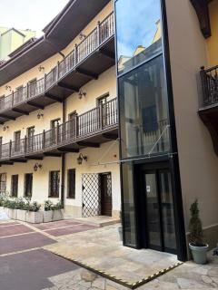 Hetman Main Square Apartments - 6