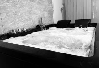 Suite ROMANTIQUE HAUT DE GAMME POUR ADULTE - 1