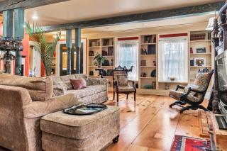 Hot Tub and Large Yard Elegant Deansboro Getaway - 5