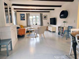 Idyllic Country House Surrounded by Fields - 6