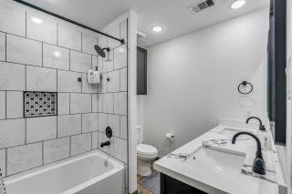 Sleek, Convenient New-Build 8 Mi to Dtwn Houston! - 5