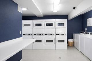 Downtown Studio: Urban Comfort - 4