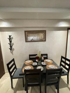 Luxury 3 Bedroom Apt Near Park and Sea, Heated Indoor Pool, Wifi, Free Parking - 4