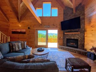 UV Log home with direct Cannon Mountain views Minutes to attractions Fireplace Pool Table AC - 3
