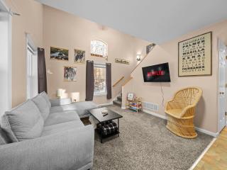 Pet/Family Cabin Near Hatcher Pass Trails | Skiing - 9