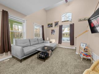 Pet/Family Cabin Near Hatcher Pass Trails | Skiing - 4