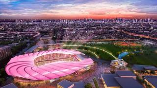 Riverside Retreat Skyline Views & Beach Nearby - 6