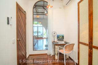 Serenity Sands Villa, Beachfront and Mountain View - 1