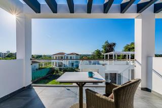 Luxury 3BR Villa w Pool & Views - 5
