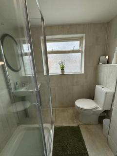 London CR0 Serviced Accommodation - 2