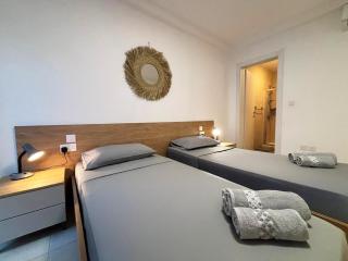 Paceville Glow Two - 3