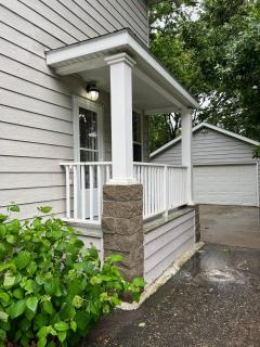King’s Suite in Lake Country w/ 50in TV & King Bed - 5