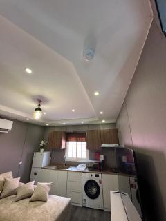 شقة مودرن فخمة غرفة نوم وصالة - 4