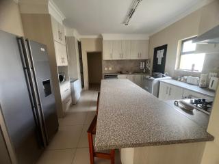 The Lofty-Nest of Leadwood Street - 5