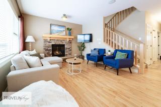Group Retreat near West Edmonton Mall with Hot Tub, 3 Lounges & Fire Table - 1