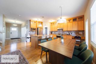 Group Retreat near West Edmonton Mall with Hot Tub, 3 Lounges & Fire Table - 8