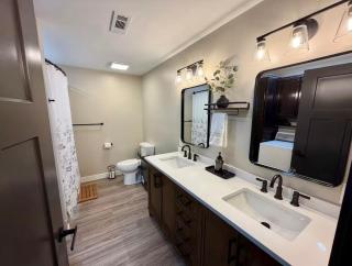 The Scarlet A-Frame - 4