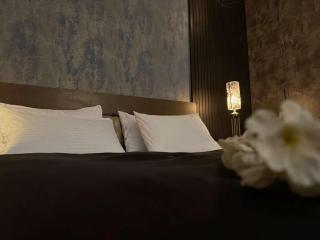 Elegant Luxury Room, Quiet & Secure, DHA Phase 7 - 7